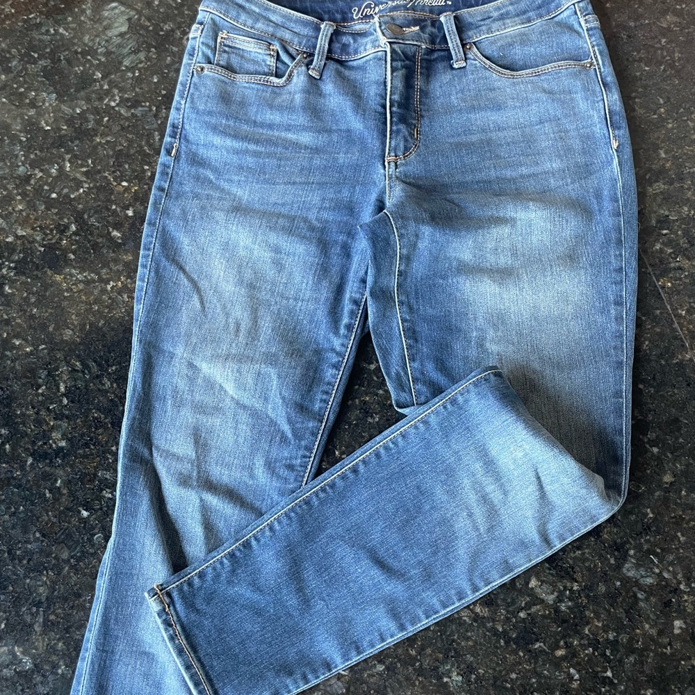 Light/Med Blue Wash Universal Thread Skinny Jeans Size 4/27W short